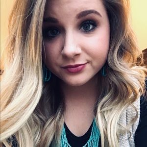 Meet your Posher, Hailey